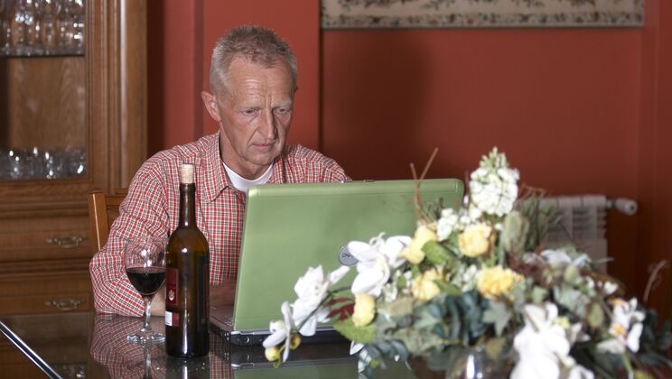 [Oldje] - Young Brunette Jessica Rox Seduces Older Doug