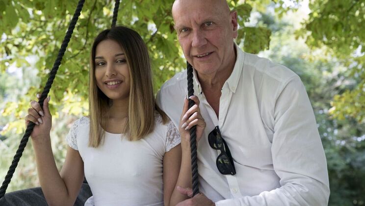 [Oldje] - Natural Tits Bouncing On A Swing - Hugo - Roxy Lips