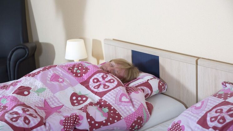 [Oldje] - Cumshot Close Up with Freya Dee's Mouth - Felix - Freya Dee