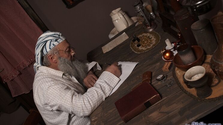 [Oldje] - Christmas Morning Doggystyle Fucking - Gustavo - Linda Brown