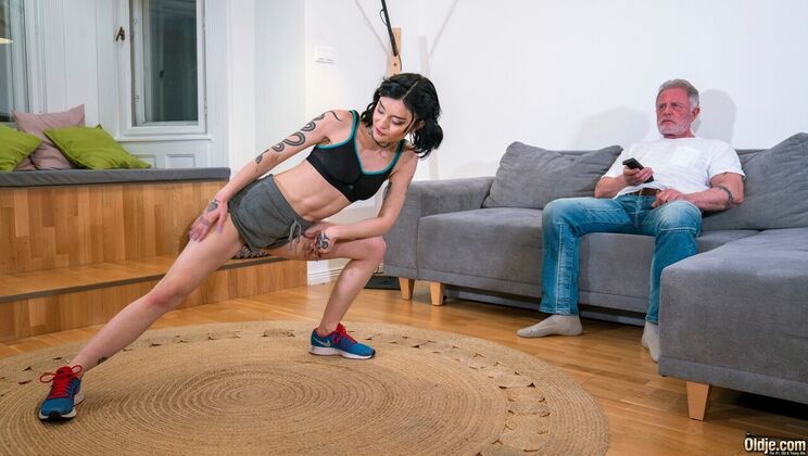 [Oldje] - Petite Crystal Cherry's Deepthroat Skills - Crystal Cherry - Chel