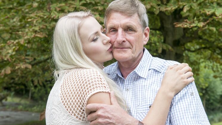 [Oldje] - Tattooed Old Man Fucks Young Blonde in Doggystyle