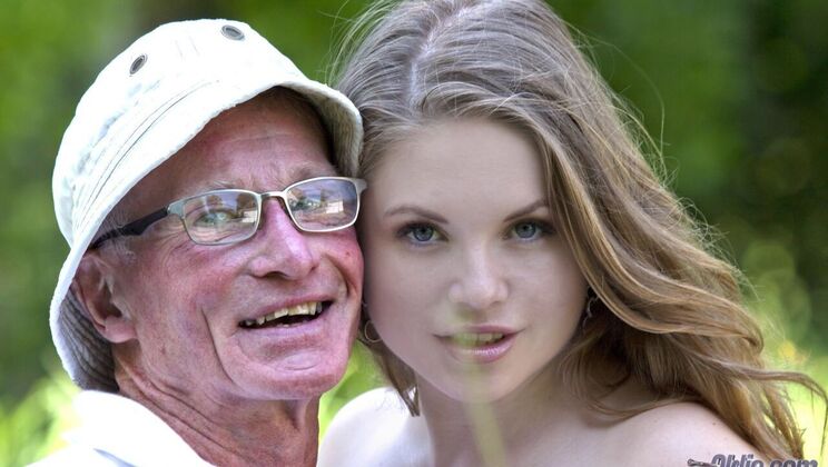 [Oldje] - Provocative Blonde Alessandra Jane Blowjob