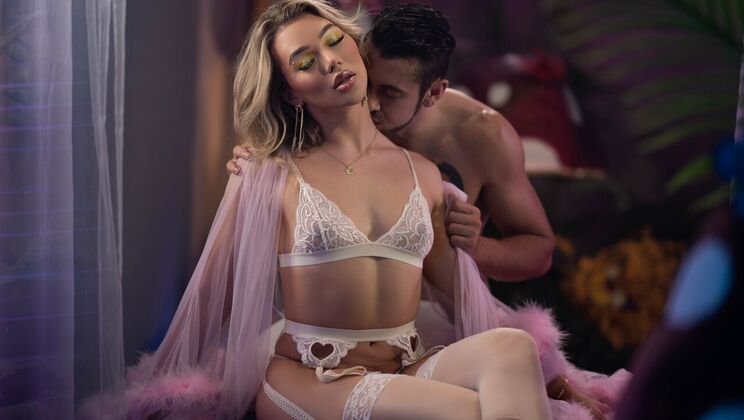 Dante Colle Fucks Tattooed Shemale Emma Rose