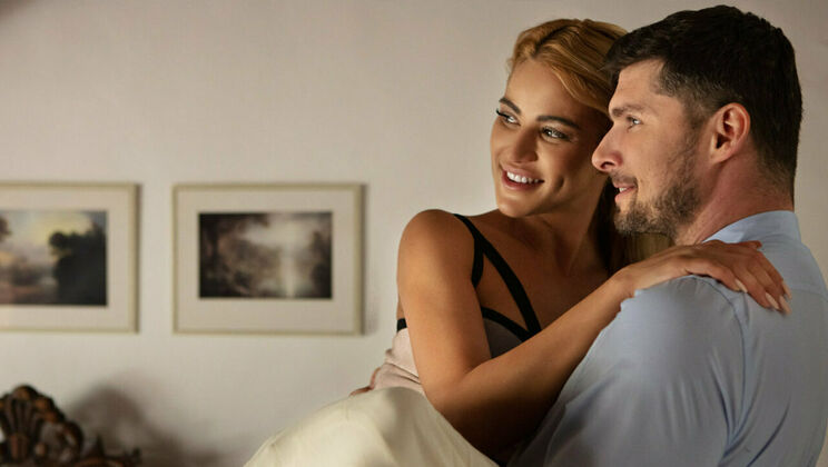 [SexArt] - European Couple's Outdoor Striptease and Fucking - Kristof Cale - Cherry Kiss