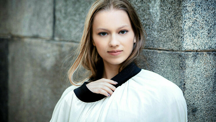 [SexArt] - Mia Split's Wet and Wild Bathroom Fun - Mia Split