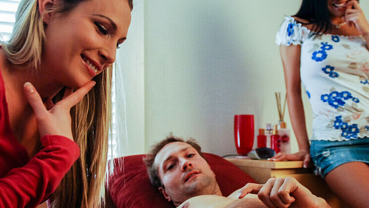 [2ChicksSameTime] - Harmony and Mikayla's FFM Morning Adventure with Eric Swiss - Harmony - Mikayla - Eric Swiss