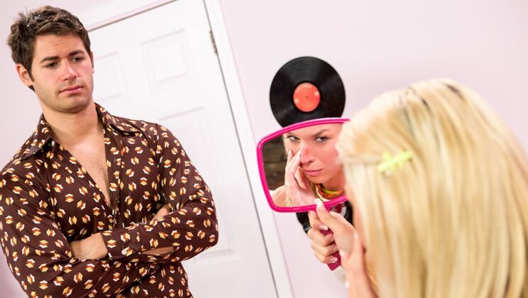 Blonde MILF Gets Big Cock in Her Beautiful Ass