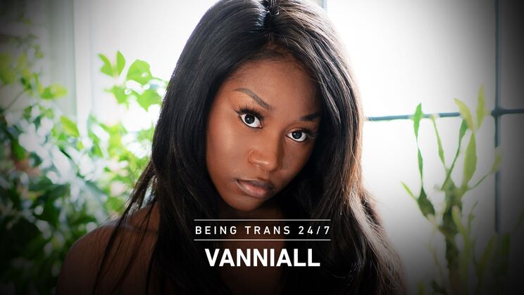 [Transfixed] - Ebony Vanniall Sucks and Swallows