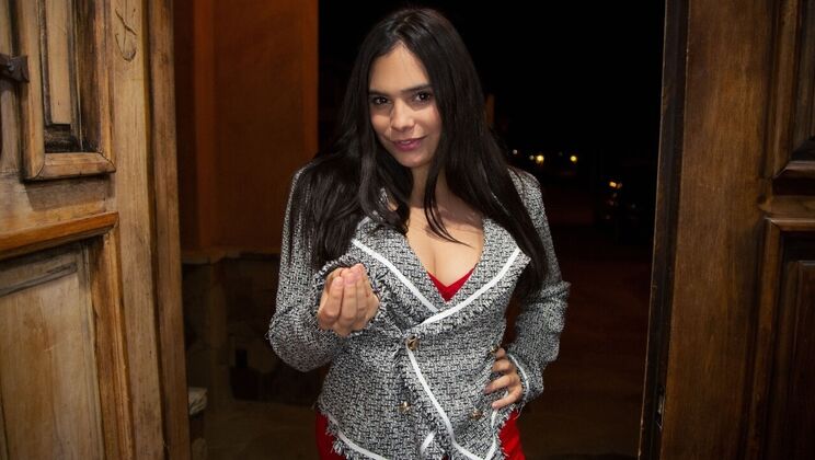 [PropertySex] - Latina Violet Starr's Big Ass and Thong Tease - Violet Starr