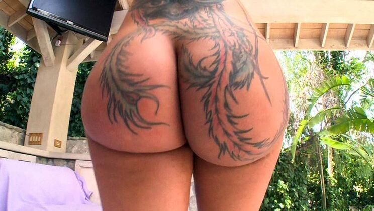 Bella Bellz Takes the Crown