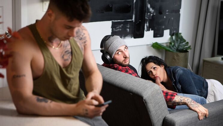 [TransAngels] - Wet and Wild Threesome with Isabella