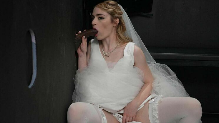 [GloryHole] - Blonde Teen Reese Robbins Sucks