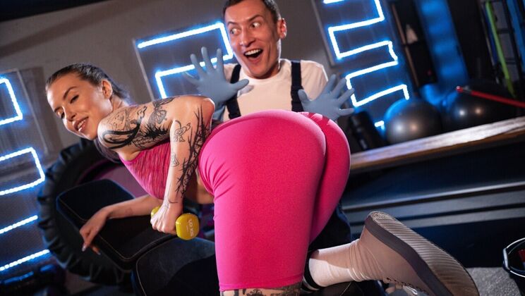 European Brunette's Anal Session