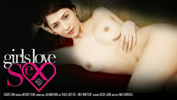 Cassie Laine's Sexy Young Body