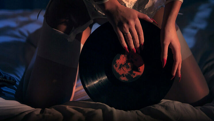 [SexArt] - Wet and Naughty: Andrea P's Solo Fun - Andrea P