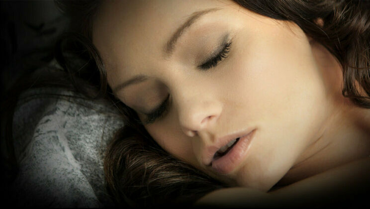 [SexArt] - Sophie Lynx's Striptease and Masturbation - Sophie Lynx