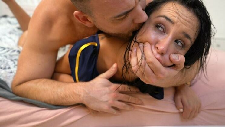 Anal Fucking with a Petite Brunette Amateur!