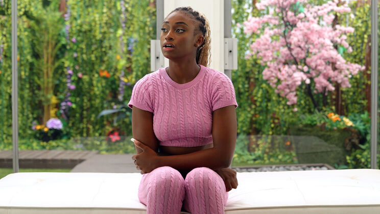 Amazonia Squirts and Cums