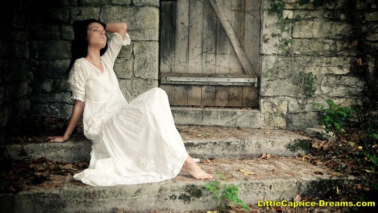 [CapriceDivas] - Skinny Sapphira's Masturbation - Sapphira