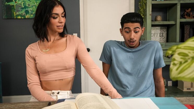 [MomIsHorny] - Aid for My Curvy Stepmom - Diego Perez - Venus Valencia