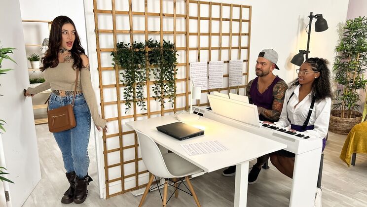 [CrazyCollegeGFs] - Trimmed Pussy Tutor Gets Spoon Fucked - Juan Lucho - Barbie Rous