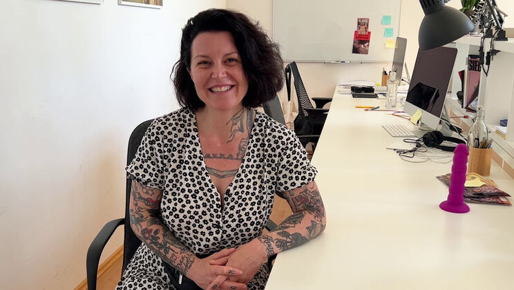 Boat DP: Eve S's Hole-Stretching Fun