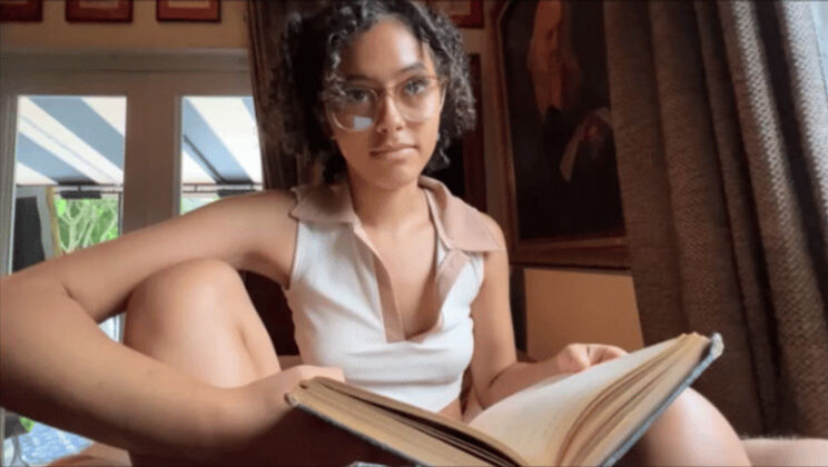 [FamilyTherapy] - How to Make a Latina Smile - Dani Diaz