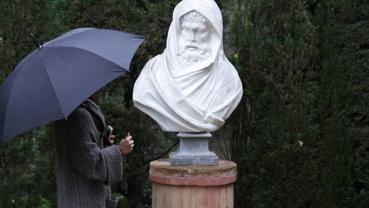 Julia Roca’s Hairy Pussy Action with Random Park Guy