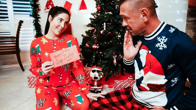 [MyPervyFamily] - Unwrap Me: Stepdaughter Sucks Big Cock in Lingerie - Theodora Day - Peter Fitzwell