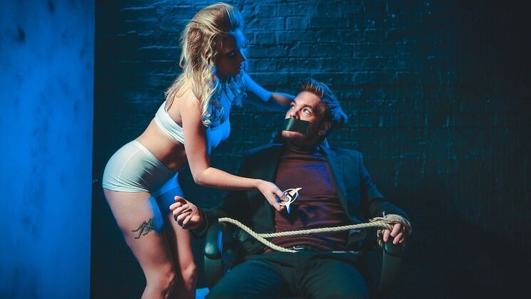 [DigitalPlayground] - Average Body Blonde Gets Pussy Licked and Fucked Hard - Giselle Palmer - Ryan Ryder