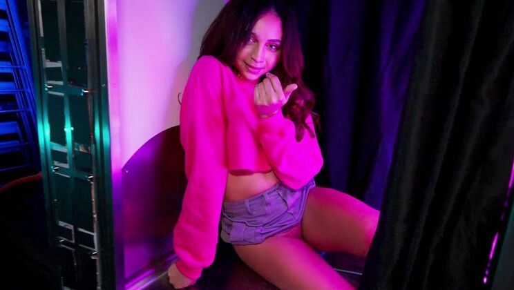 [He'sGotRizz] - Underboob and Ass Play - Lucas Frost - June - Katerina Karson