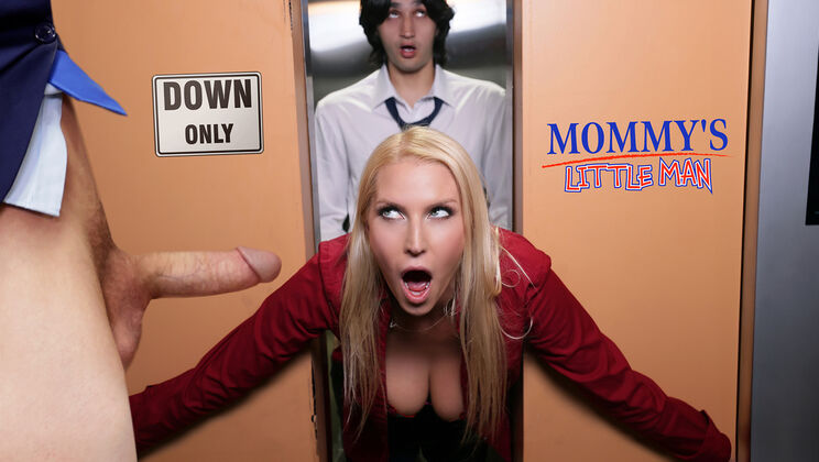 Fit Girls Get Dick Played in Elevator