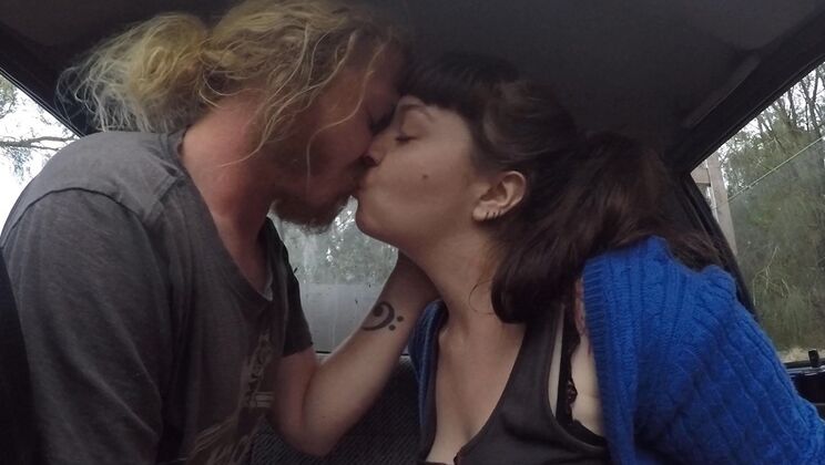 Bee & Mac: Face-to-Face Handjob Outdoors