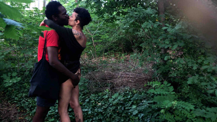 Puck & Gila Blowjob and Handjob Outdoors
