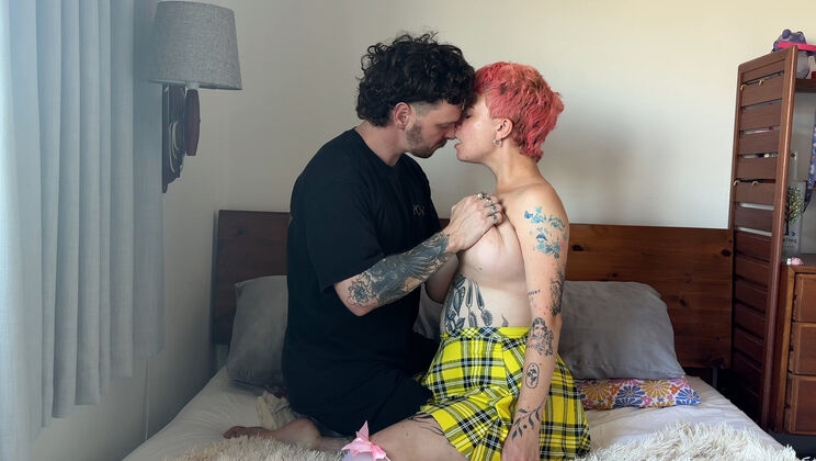 Jesse & Lola Kissing You – Queer Intimate Moaning