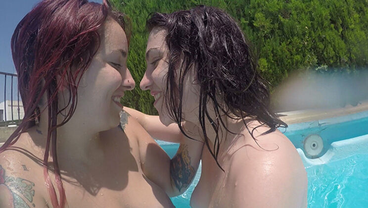 Eva & Sharruska – Slippery Wet Outdoor Feet Licking and Moaning