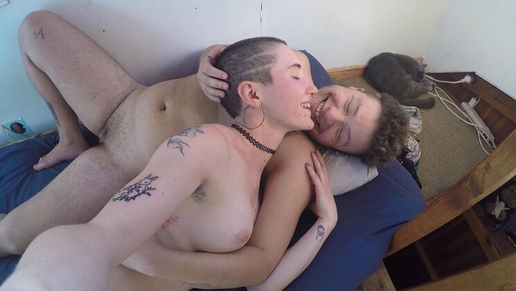 Mikael & Jade Cuddle & Suck Nipples