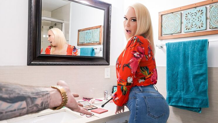 Shaved Blonde Stepmom Quickie Fuck Before Dad Comes Back
