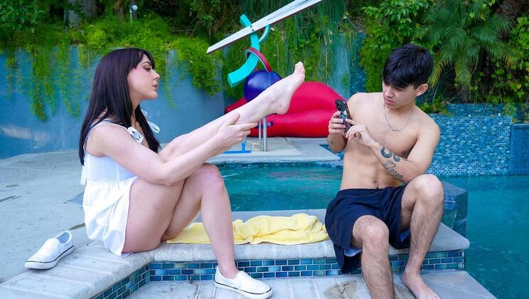 Foot Fetish Stepsister Whitney Wright Wants Big Cock Hardcore