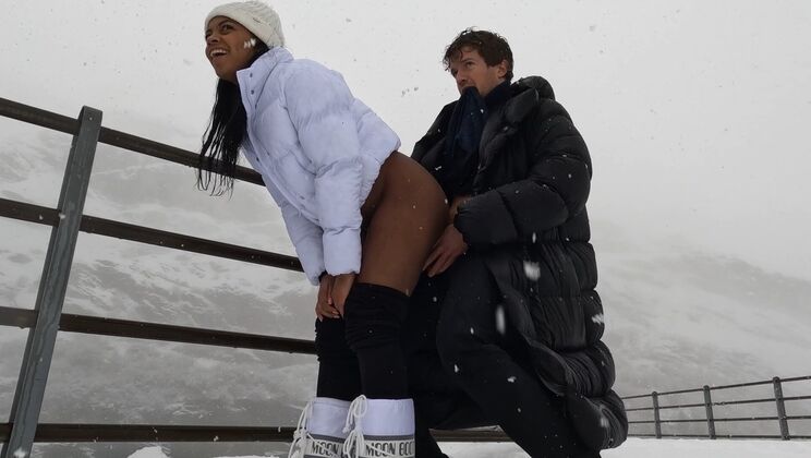 Let It Snow Deepthroat and Cum Swallowing POV